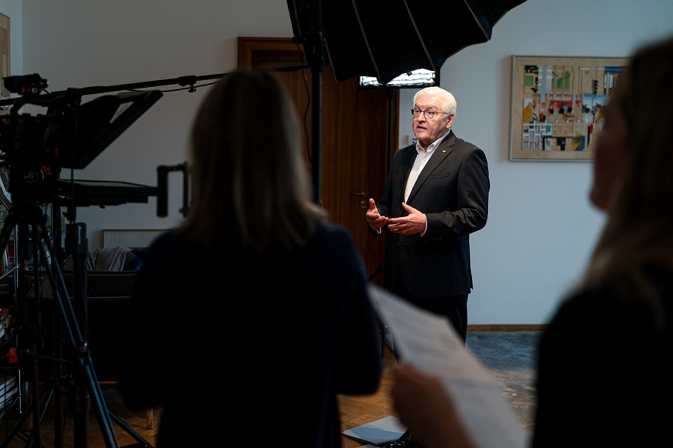 Federal President Frank-Walter Steinmeier speaks into the camera to record a statement